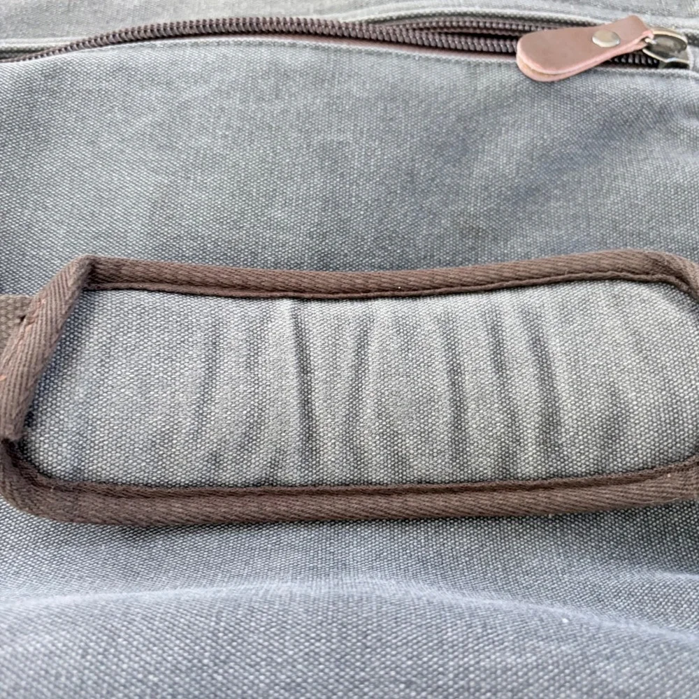 RAUUD canvas messenger